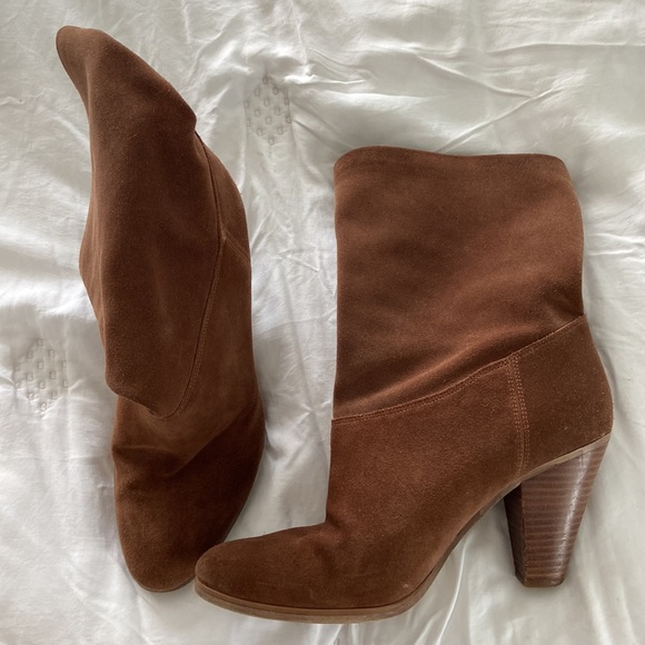 Michael Kors cognac booties with gold MK on heel- worn carefully - Picture 3 of 4